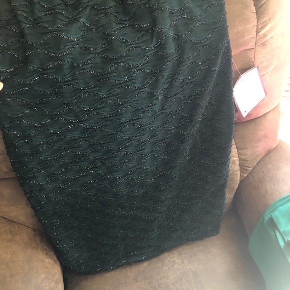 Beautiful connected apparel dress! - Picture 4 of 4